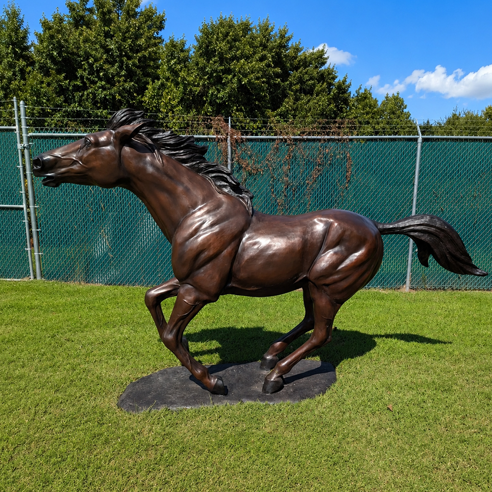 Bronze Horse Garden Statue muscular body structure