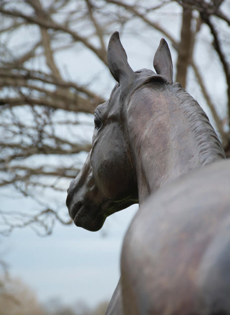 bronze horse statue