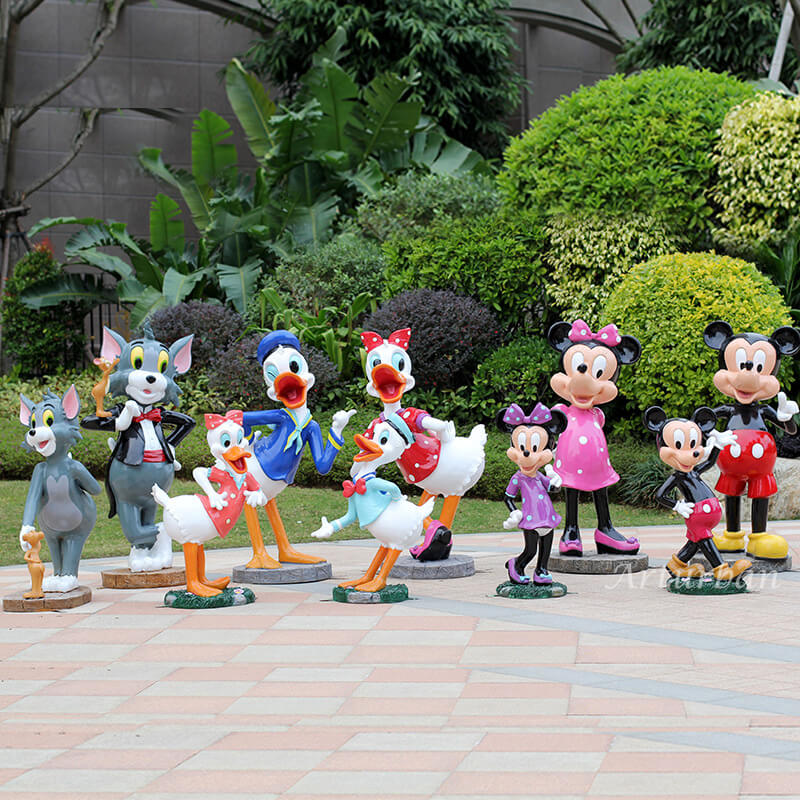 mickey and minnie statues