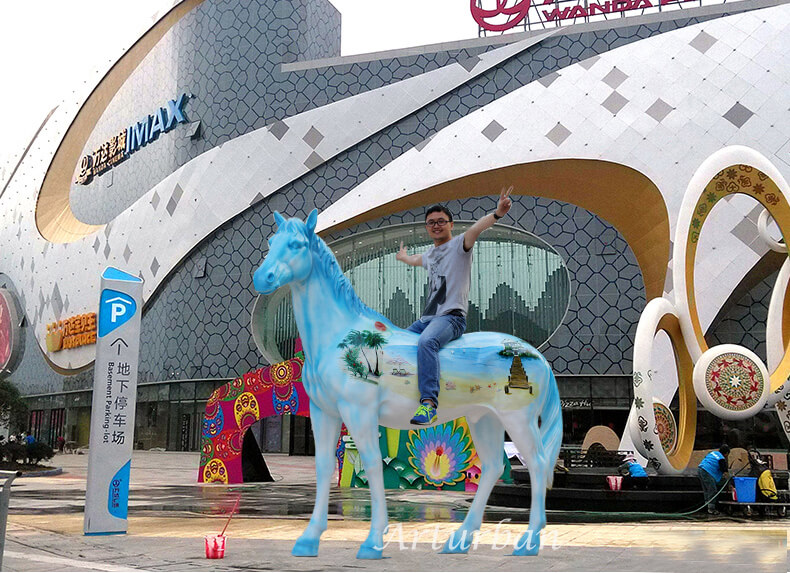 outdoor horse sculpture