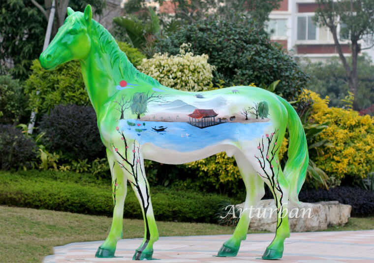 horse garden sculpture