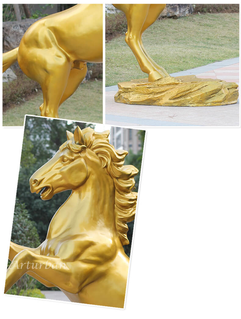 gold horse statue