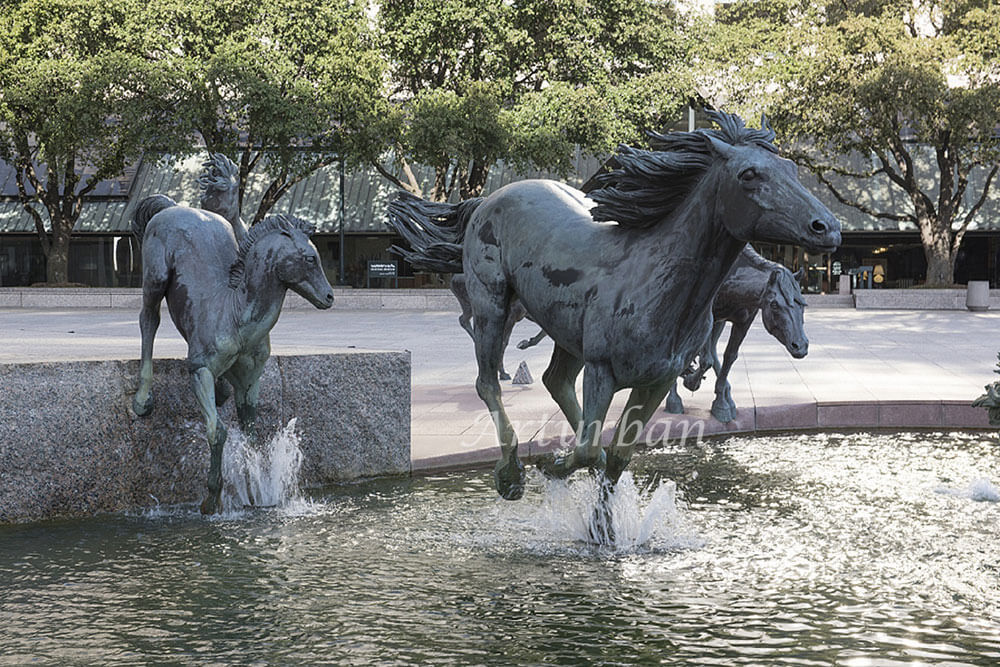 antique horse sculpture