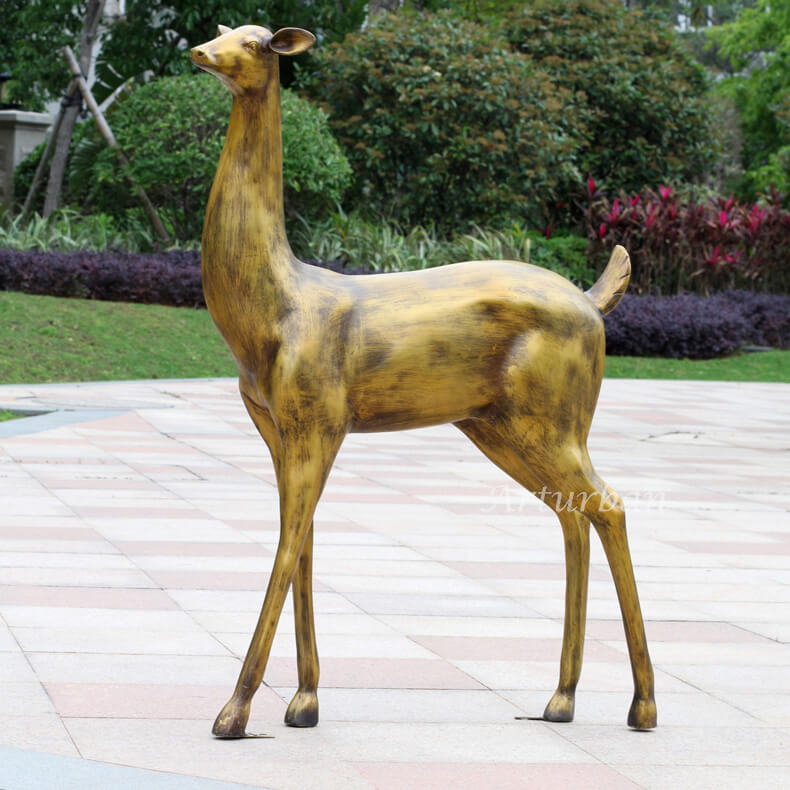 lawn ornament deer