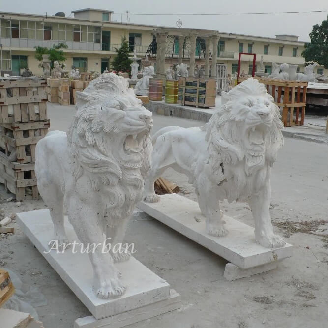 guardian lion statue