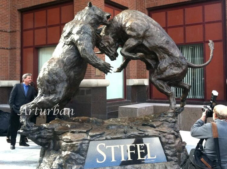 bull and bear statue