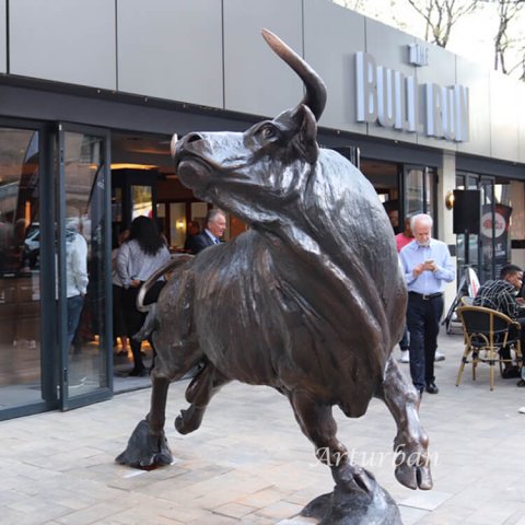 big bull statue