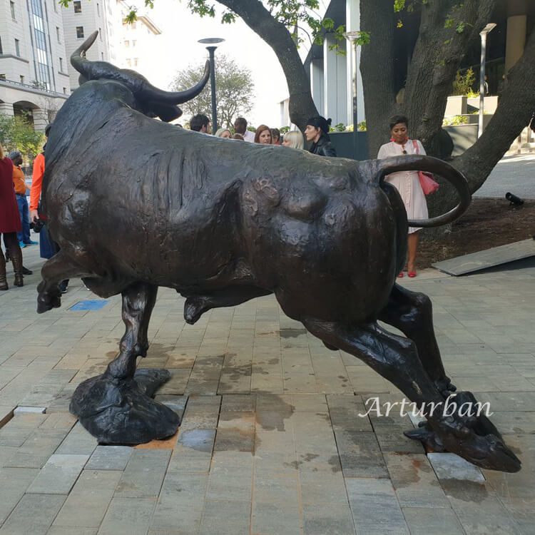 big bull statue