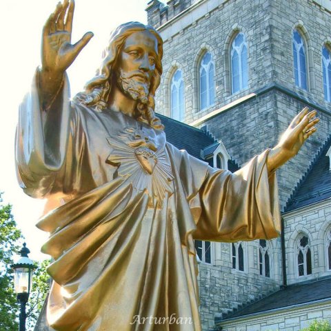 gold jesus statue