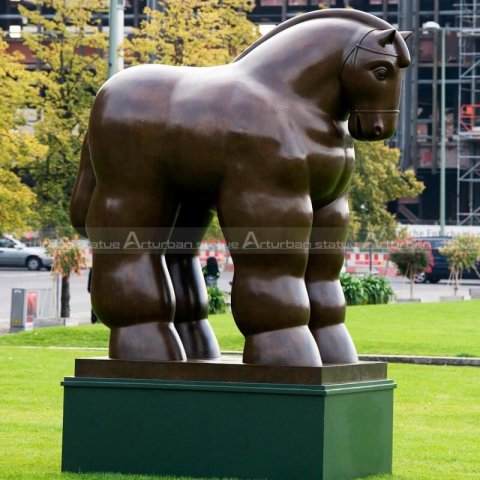 botero horse