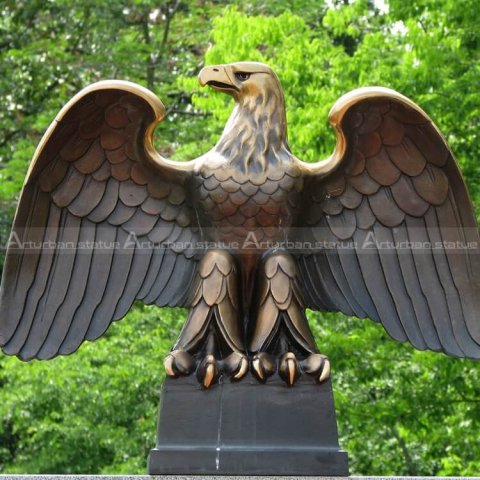 eagle birds statue