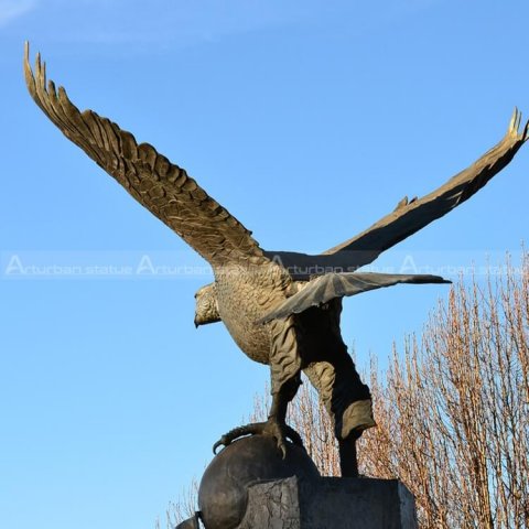 eagle outdoor statue