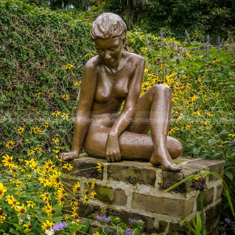 Nude Girl Sculpture