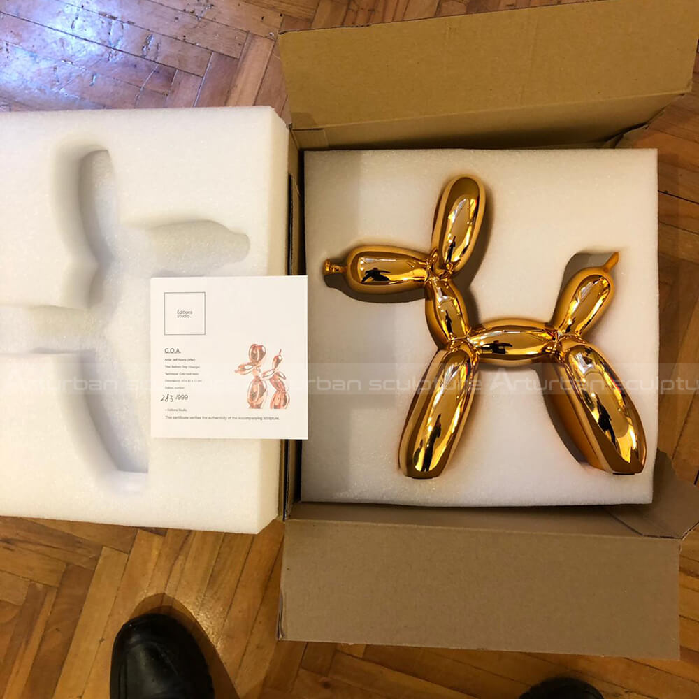 jeff koons balloon dog