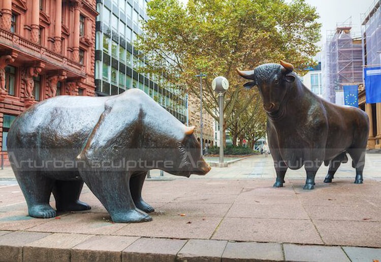 bull and bear statue