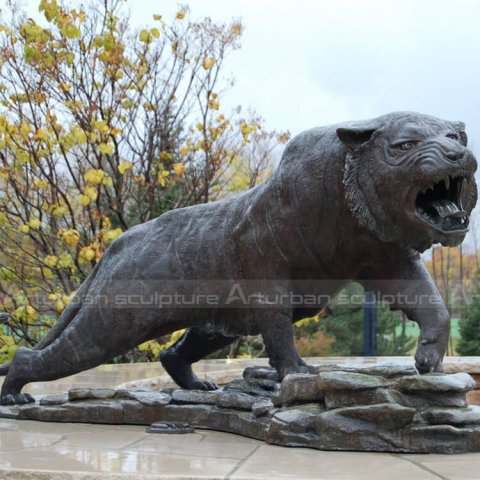 bengal tiger statue