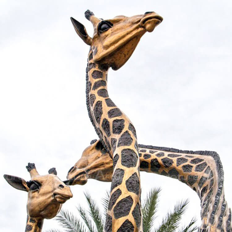 giraffe family sculpture