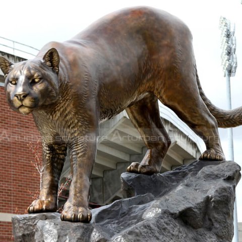 puma sculpture