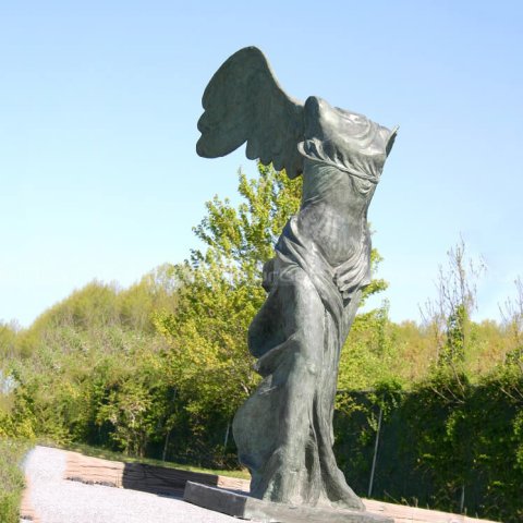 headless statue with wings