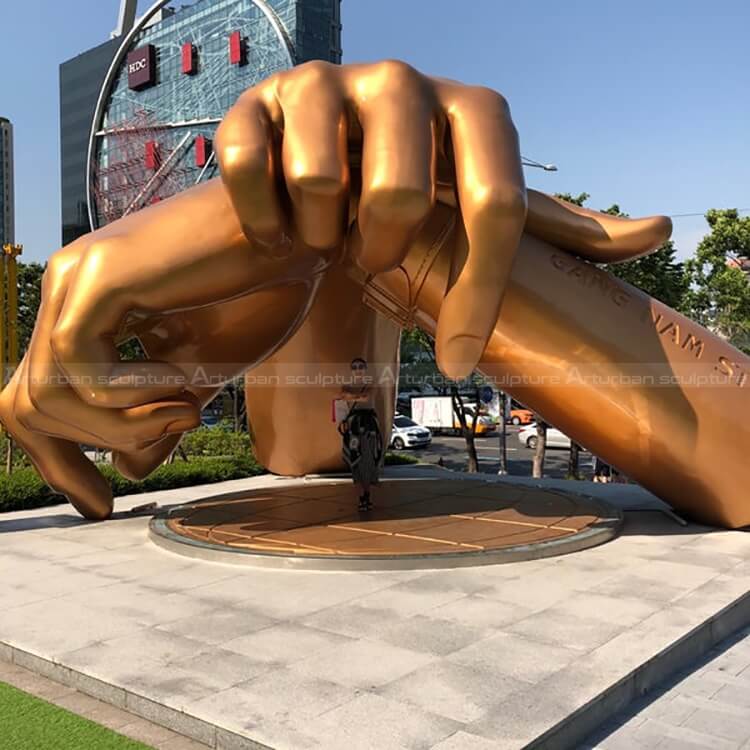 riding horse posture statue