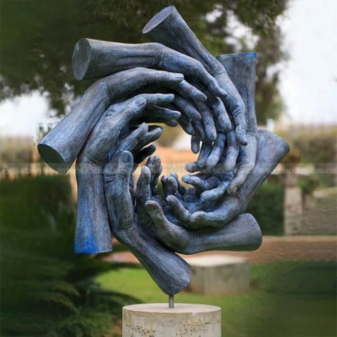 hand in hand sculpture