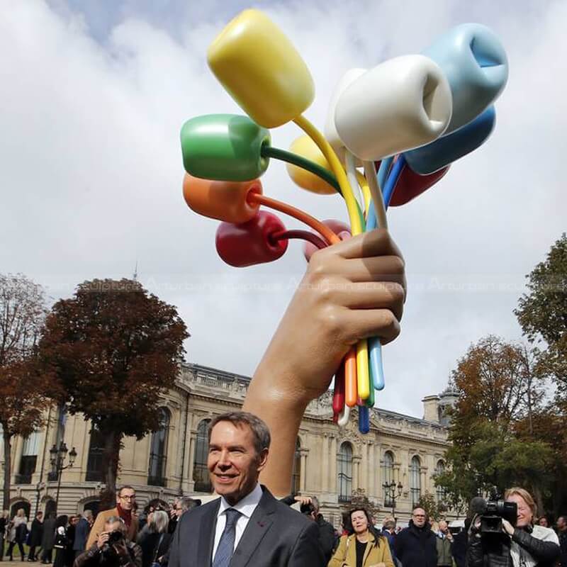 jeff koons tulips sculpture