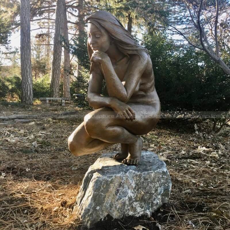 female statue nude