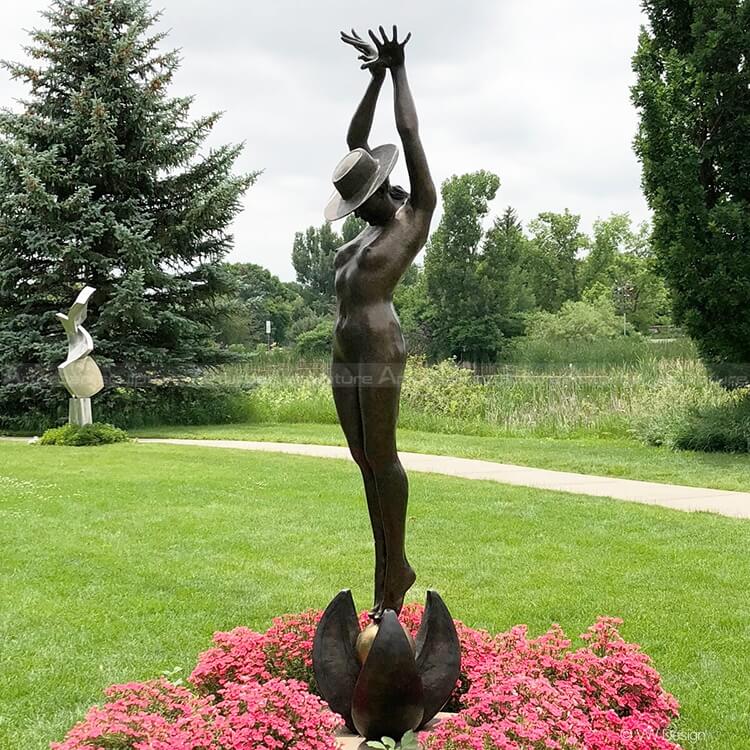 nude statue female