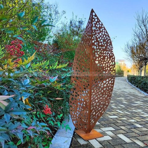 large leaf sculpture