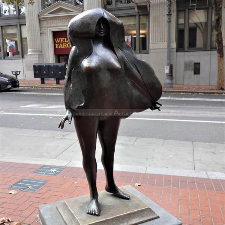 statue nude woman