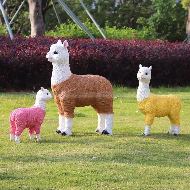 alpaca garden statue