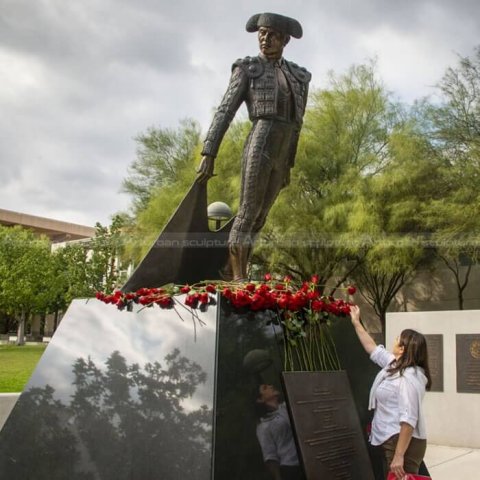 matador sculpture