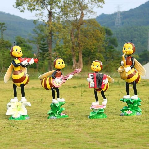 bee sculpture