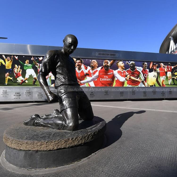 thierry henry sculpture