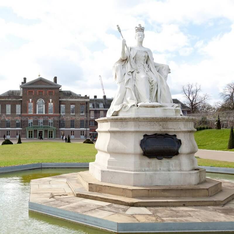 queen victoria sculpture