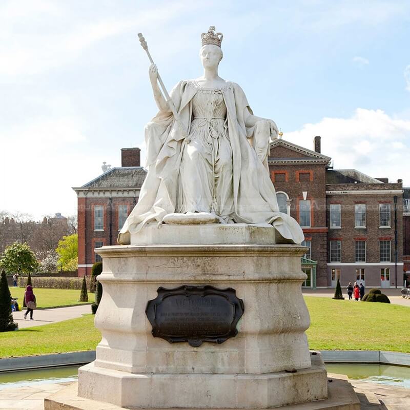 queen victoria sculpture