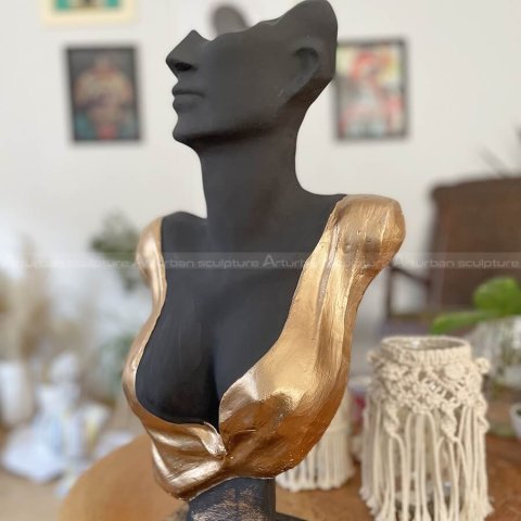 bust female body