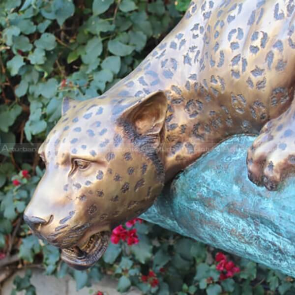 bronze leopard statue