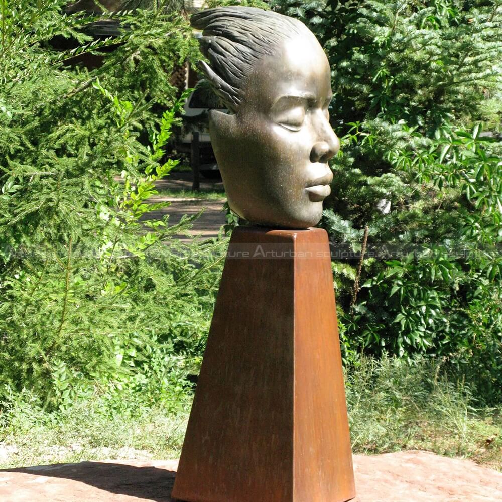 woman head statue