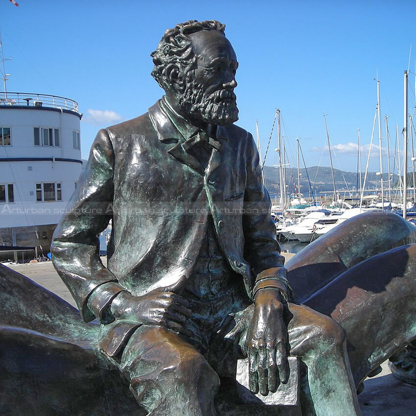 Jules Verne Statue