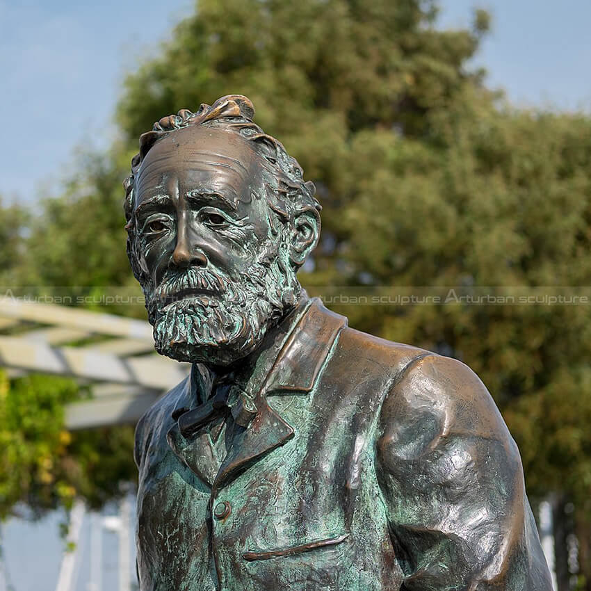 Jules Verne Statue