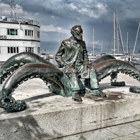 Jules Verne Statue