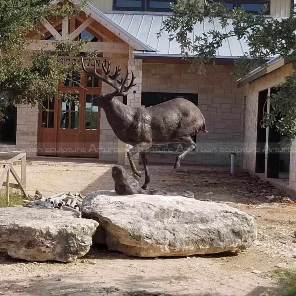 4 Key Factors During Buying Deer Statue