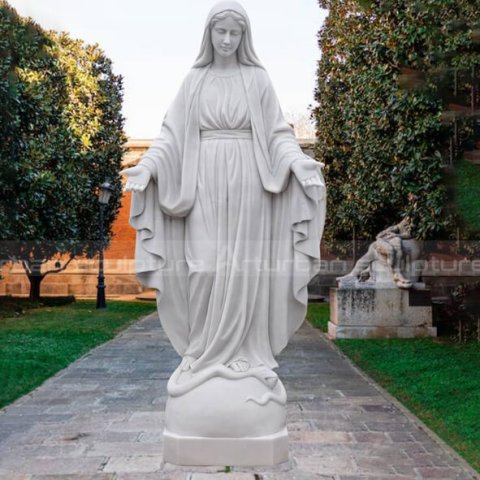 large outdoor mary statue