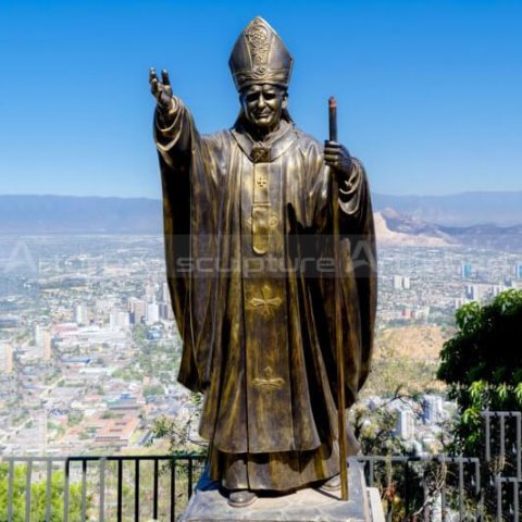 saint john paul ii statue