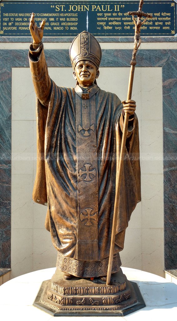 saint john paul ii statue