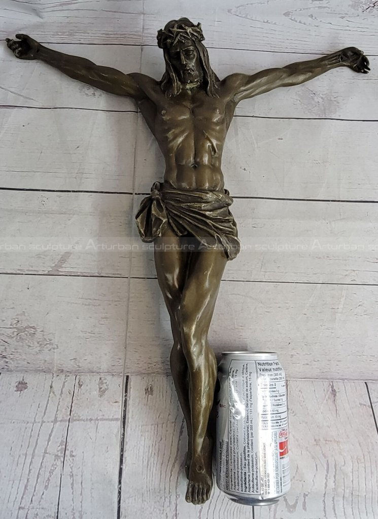 dead jesus statue