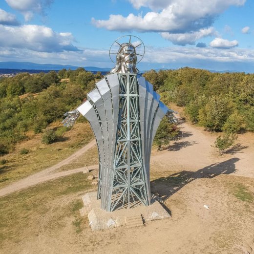 Outdoor Jesus Statue