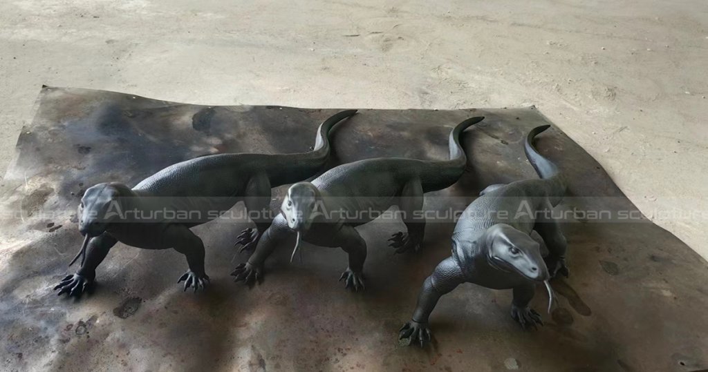 komodo dragon sculpture