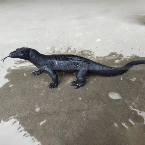 komodo dragon sculpture